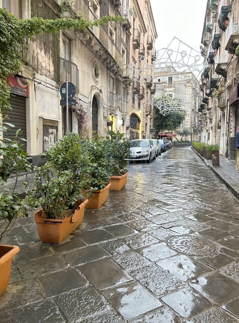 10 vani d'epoca zona via Etnea/p.zza Stesicoro