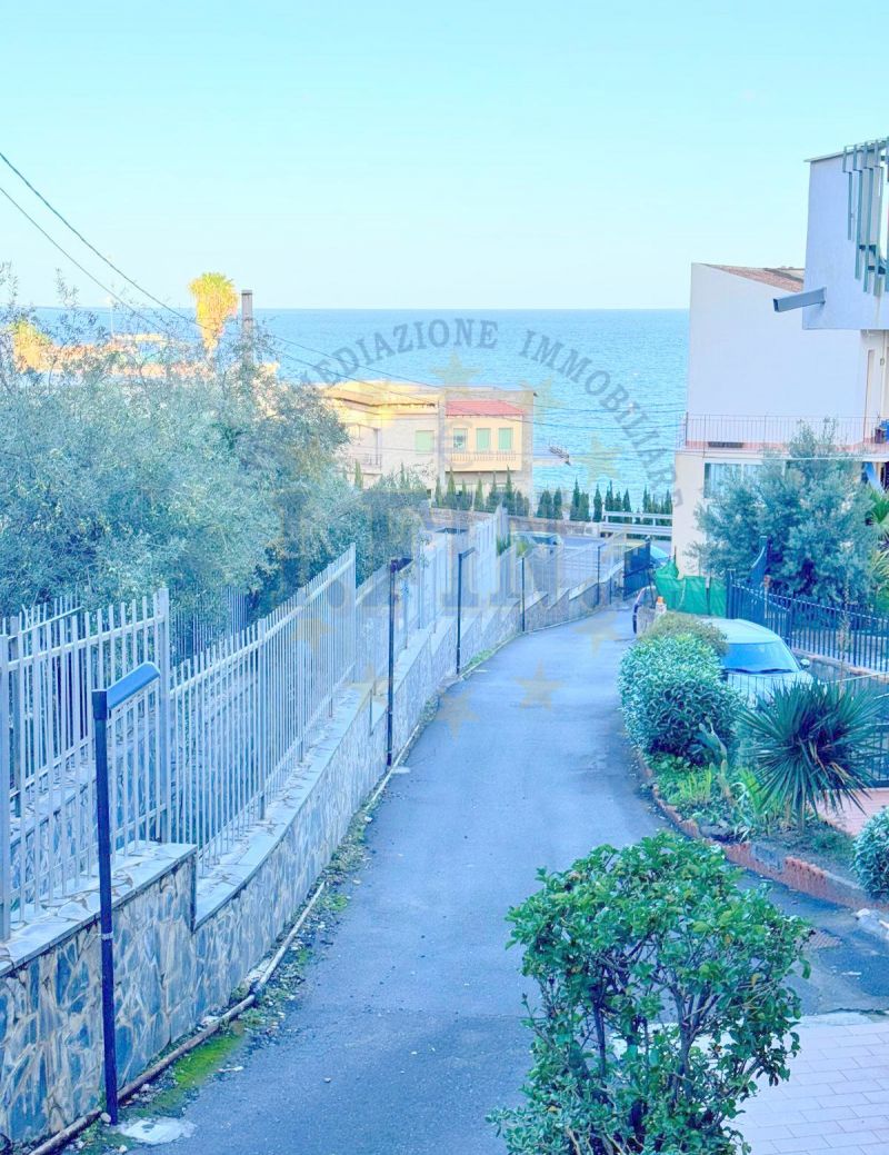 5 vani vista mare Acicastello/ lido Galatea